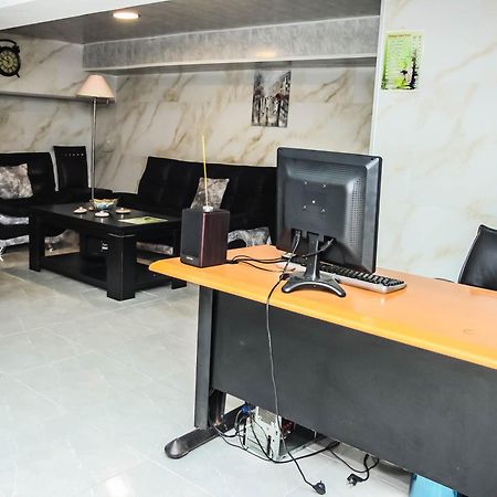 Graphic Hotel Батуми Экстерьер фото