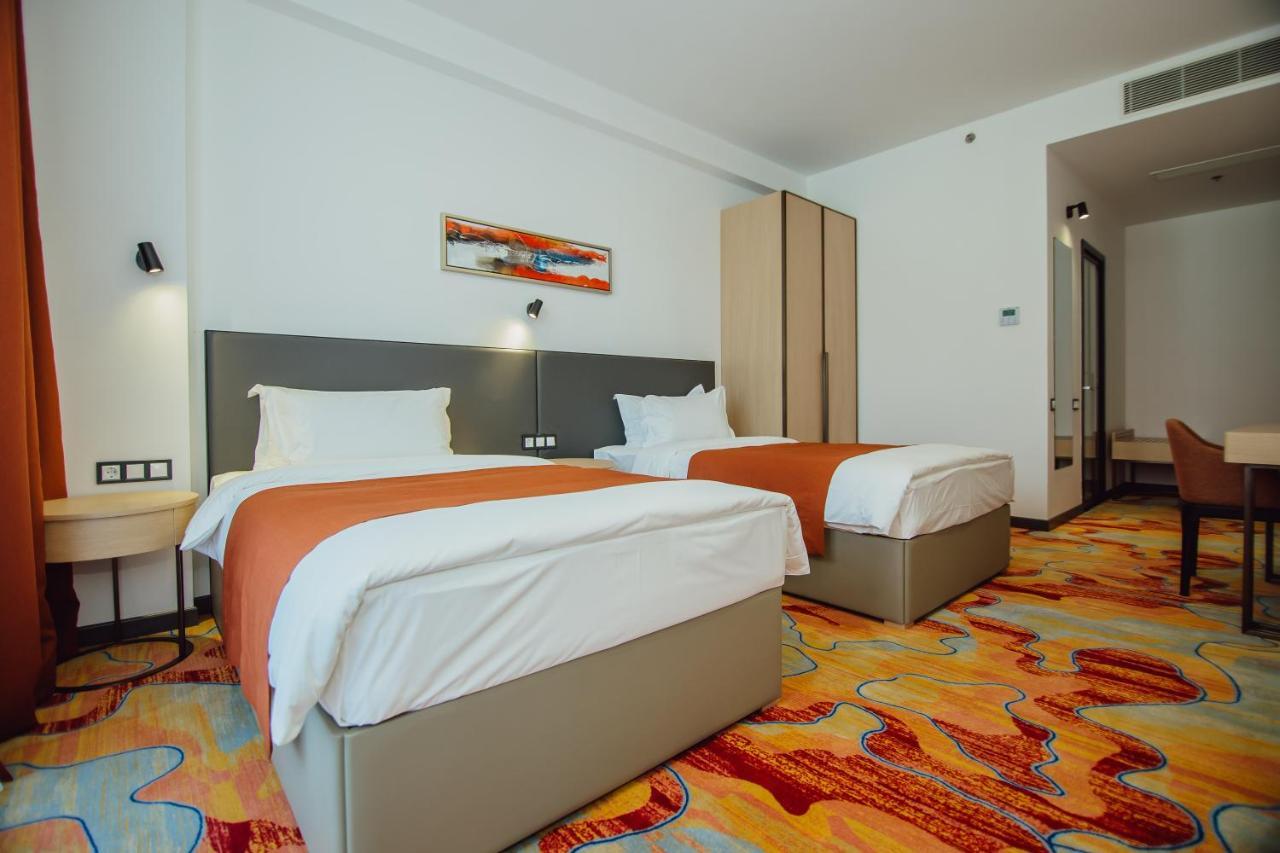 Graphic Hotel Батуми Экстерьер фото